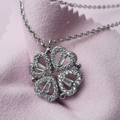 Trébol de 4 Corazones – Amor, Suerte y Elegancia