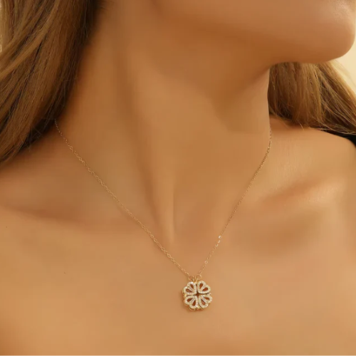 Trébol de 4 Corazones – Amor, Suerte y Elegancia